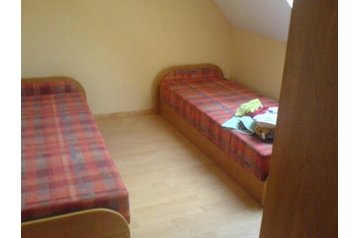 Polonia Privát Białowieża, Exterior